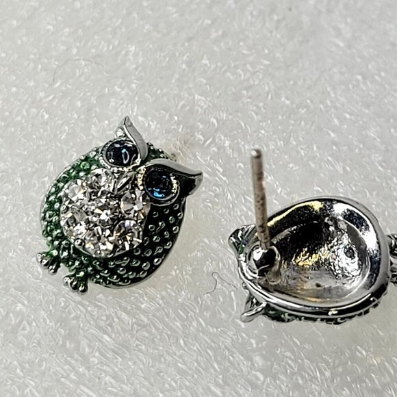 Small Green Owl Tiny Earrings - Picture 4 of 7